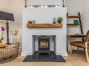 Delightful 2 Bed House a Stones Throw From Beach - Pass the Keys - Image 2