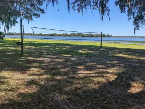 Lake front cottage - Image 3