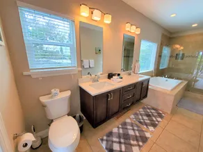 3brm elevated canal front pool home on North Longboat Key - Image 2