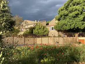 Gîtes 6 Personnes Climatisés Dans un mas de Charme et de Caractère Avec Piscine - Image 3