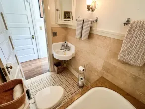 Beautiful Family Home near Rose Bowl, Dodger Stadium & Downtown Los Angeles. - Image 3