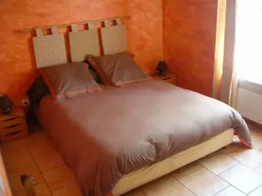 Angenehmes Steinhaus, umgeben von Wäldern und Wiesen - Image 4