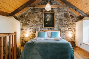 Remote Cottage with Woodburner Surrounded by Farmland - Image 4