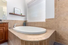 Special May Rates - Peaceful Retreat w/ 2 PRIMARY SUITES! Sparkling Pool & Summer Fun Awaits! - Image 4