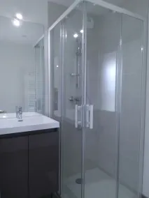 30 m2 furnished apartment near shops and the subway - Image 2