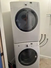 Lovely 1 bedroom unit with pool - Image 2