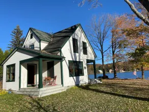 Sunny & Cozy Lake House - Image 3