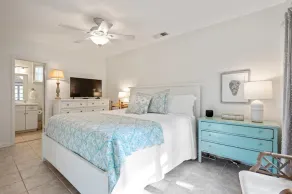 Beautiful East Beach Cottage with Pool - Image 5