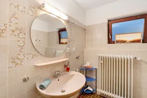 Appartement \"Murgperle\" avec vue sur les montagnes, terrasse privée et Wi-Fi - Image 3