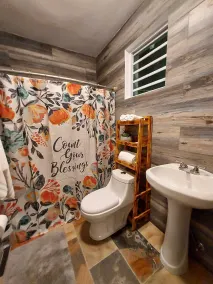 Cozy tropical paradise- 1min from the beach! - Image 4