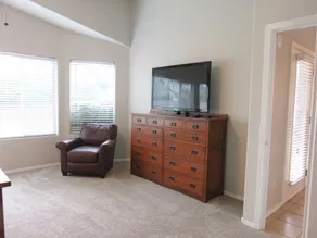 Awesome Chandler Home med 4 soveværelser og opvarmet pool i privat baghaven - Image 3
