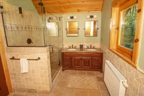 Beautiful log home close to Mt. Snow with hot tub and sauna. - Image 3