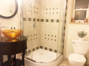 Super Clean 2BR Unit Located Near Downtown & Shopping Mall - Image 4