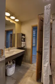 Cozy Cottage- Lewis and Clark Resort - Image 3