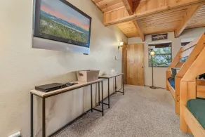 Wolf View Lodge - Adorable and modern cabin with well-appointed mountain decor - Image 2