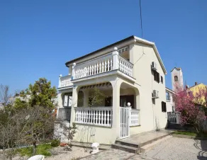 Apartamento para dos personas con terraza y vista al mar Malinska, Krk (A-20417-a) - Image 5