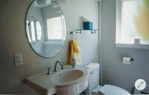 Moderne, ren og rummelig, 2 bdrm, i det perfekte sted, med parkering på stedet - Image 3