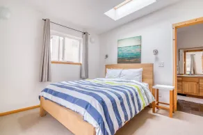 Artful Style, Lots of Light, Oceanview Great Room, Hot Tub and Dog Friendly! - Image 5
