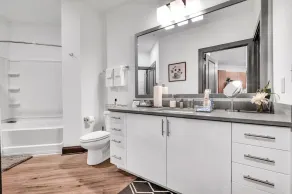 Mins➞Downtown/Med District★ Fully Stocked★24hr Gym★2Bds★2TVs - Image 3