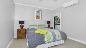 Lake frontage only 90 mins from Melbourne with private jetty - Image 5