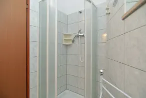 Holiday apartment with communal pool and air conditioning - Image 2