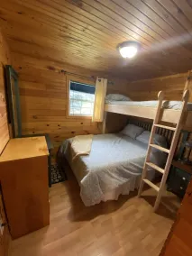 Charming 2 bedroom cottage close to all amenities. - Image 5
