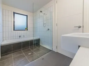 Luxe Townhouse - WiFi included - Image 5