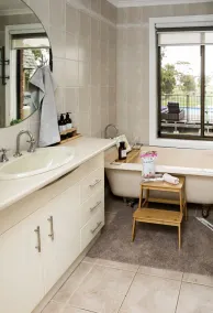 Australian Country Retreat – Serenity & Bliss, 8 min to Melb Airport - Image 4