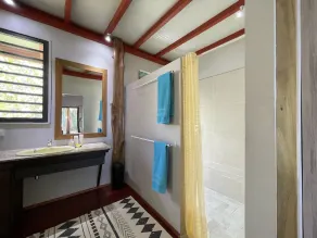 3BR 3BA private beach Villa w/ kayaks +1-acre-tropical garden - Image 4