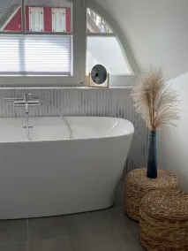 Neu! Wunderschönes Reetdachhhaus in idyllischer Lage! - Image 3