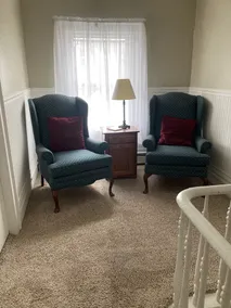 Quaint & Cozy Guest House on Main St., park & walk downtown, Wi-Fi available. - Image 3