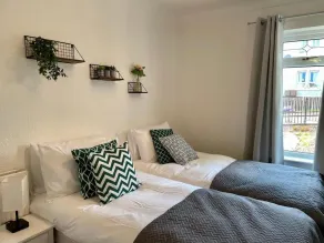 Perfect Accommodation for professionals! Great Connections - Image 2