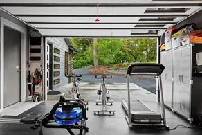 Large Group Retreat: Private Gym, Large Dining Area, Central Location - Image 3