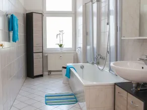 2 room apartment, kitchen, bathroom, balcony, cable TV, wireless internet, quiet - near city center - Image 3