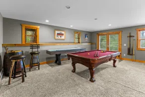 Beautiful Log Cabin! Hot-Tub, Bonfire & Private Yet 4 Mins to Downtown! - Image 2