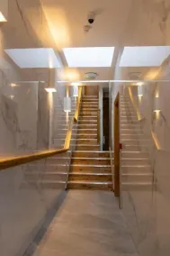 Burren London Hotel - Image 2