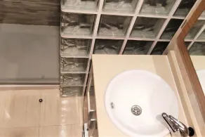 Discover this amazing ground floor apartment in one of the most central and convenient buildings in Marina d'Or! Located second line beach, the Playa Coral II building offers you direct access to all the amenities you need, just across the street!With su - Image 3