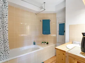 Fin lejlighed for 6 personer med internet, pool, TV og balkon - Image 4