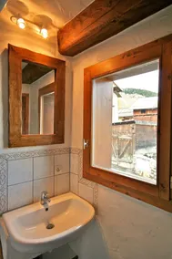 Self Catering Chalet NIKITA  ideal for 2 or 3 families - good access to lifts - Image 5