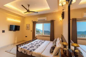 Peace Stay - Room in a Villa Bhimtal - Image 2