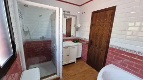 La kasuka, Detached villa with pool. Wifi - Image 4