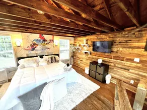 Tiny House Hideaway with King sized Bed - Image 5