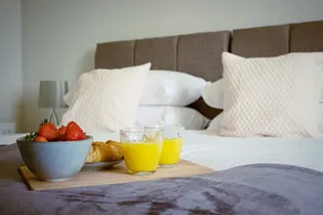 Kirk View, 5 minutes from the station and local amenities. - Image 3