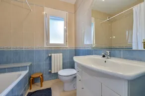 SORENSEN Private Familienvilla mit Pool und großem Garten | Ideal für Kinder und Gruppen - Image 3