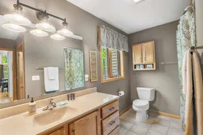 Dog-Friendly Three Little Birds Cottage on 3 Acres - Image 3