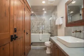 DT Ketchum - Chill, Two-Story Getaway w/ a Gourmet Kitchen - Walk Downtown & to River Run Lifts - Image 4