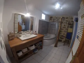 Old stone house completely renovated for 6 people - Image 2