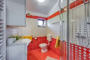 Grad Inn Apt Lavender With Pool - Image 3