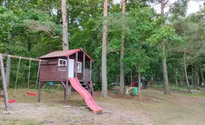 Lakeside holiday villa, private garden - Image 2