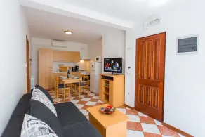 Comfortable and modern apartment in Porec, close to the city center and the beach, pets are welcome - Image 5